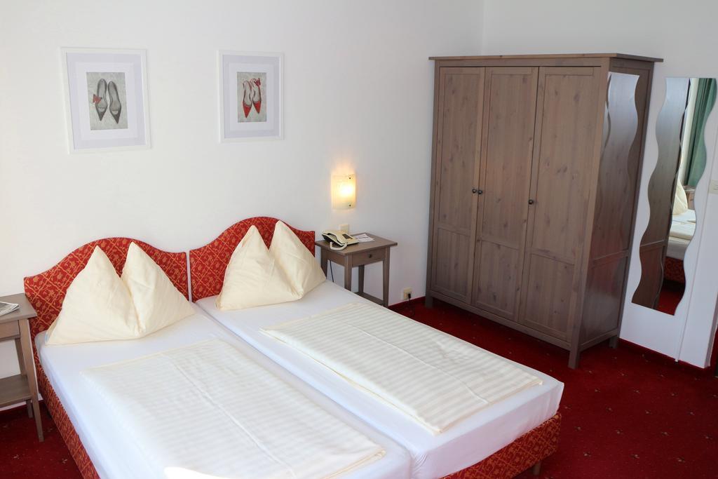 Hotel Gasthof Kasino Villach Rom bilde