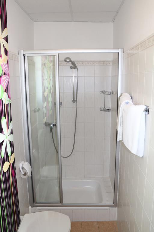 Hotel Gasthof Kasino Villach Rom bilde