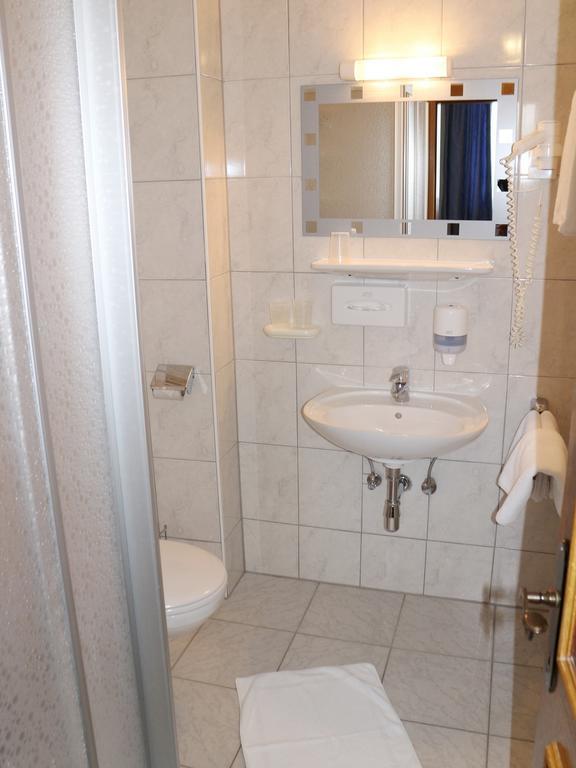 Hotel Gasthof Kasino Villach Rom bilde