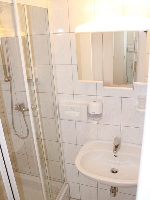 Hotel Gasthof Kasino Villach Rom bilde