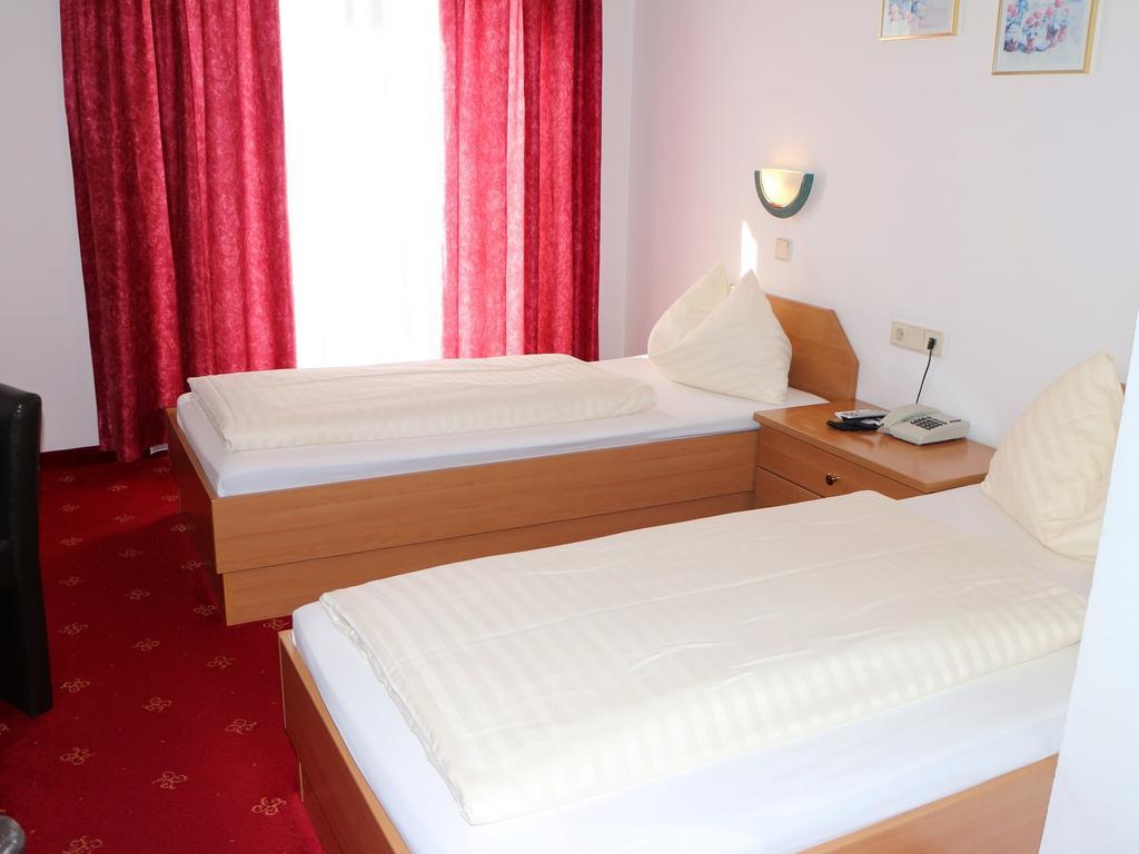 Hotel Gasthof Kasino Villach Rom bilde